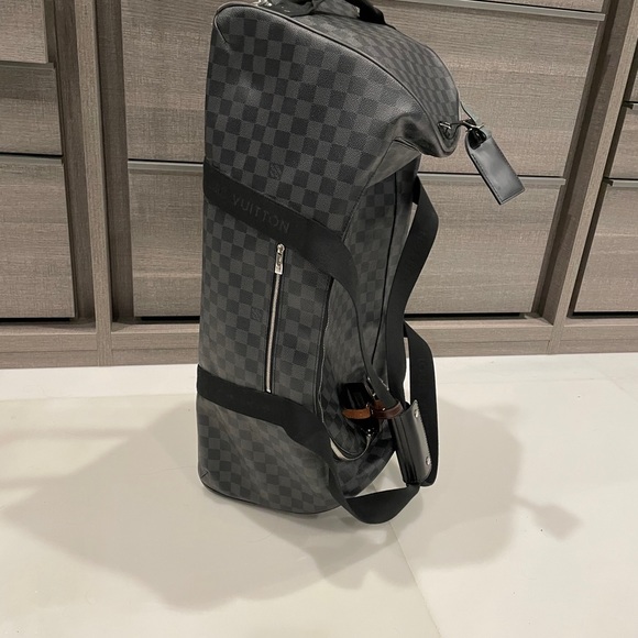 This luggage is brand new.  Only use twice. - Picture 2 of 13